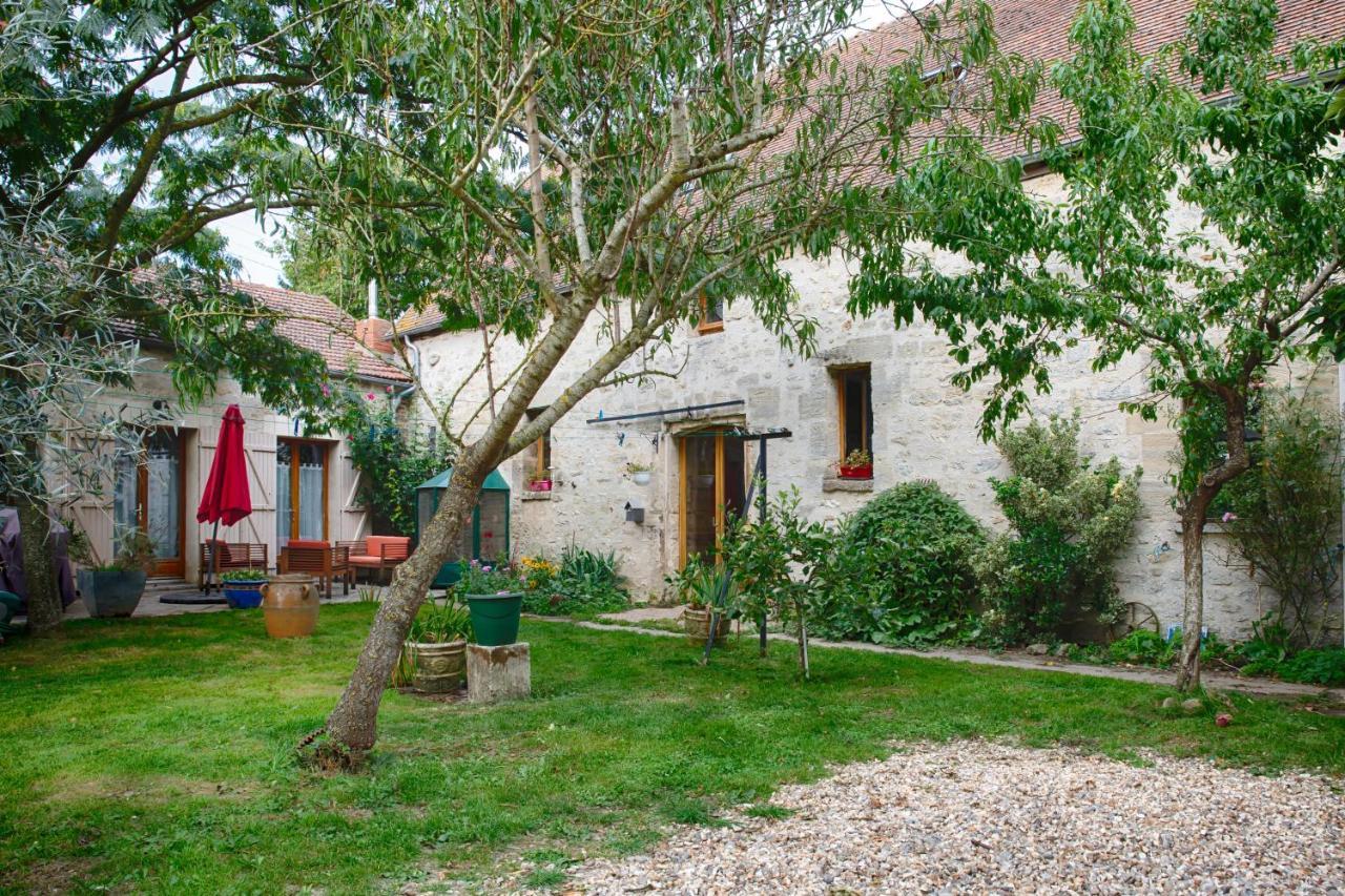 Appartement La Ferme Des Nonains à Montjavoult Extérieur photo
